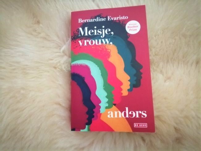 Meisje, vrouw, anders