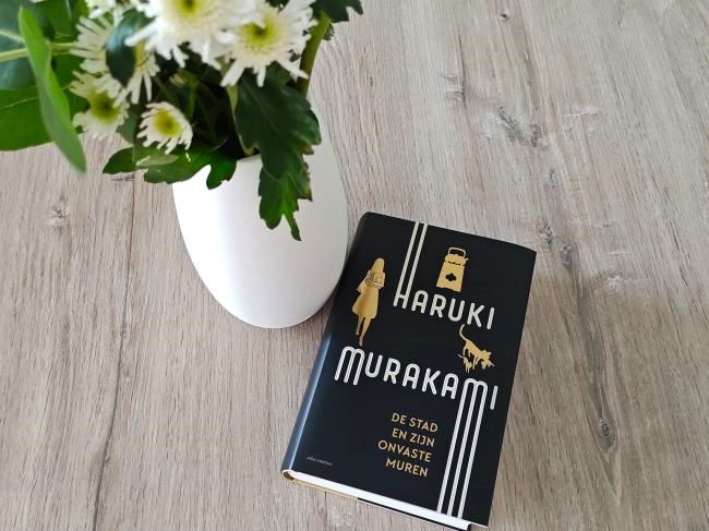 De stad en zijn onvaste muren | Haruki Murakami - The Cactus Lounge